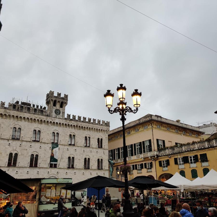 Vista Sul Carruggio, Centro Storico Di К'яварі Екстер'єр фото